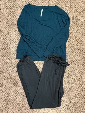 Soma Pajama Set- Slinky Teal Long Sleeve w/Cool Nights Banded Charcoal Pants
